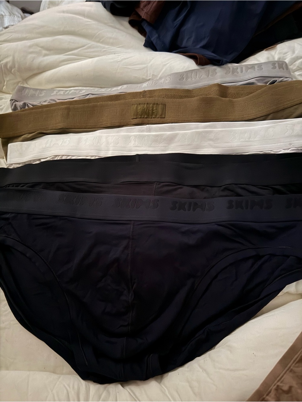SKIMS Men’s Briefs Pack - Black, White, Olive sz 3x 5 packs